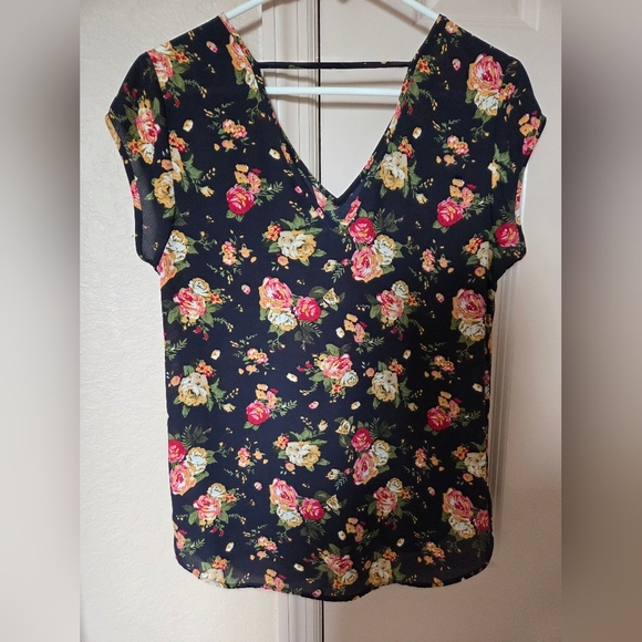 Floral V-Neck Women's Top - Picture 6 of 7